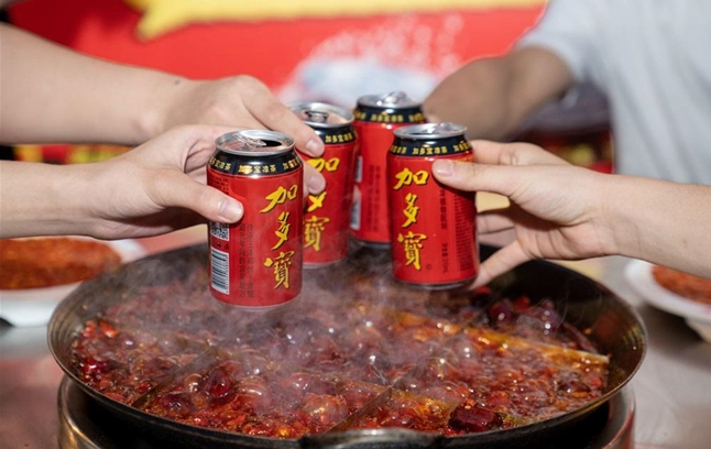 美食随旅途，红罐伴欢聚：加多宝陪你寻味黄金周